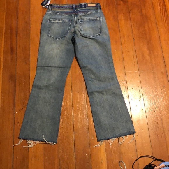 NWT Blank NYC the Varick kick flare jean with embroidery - Picture 4 of 8